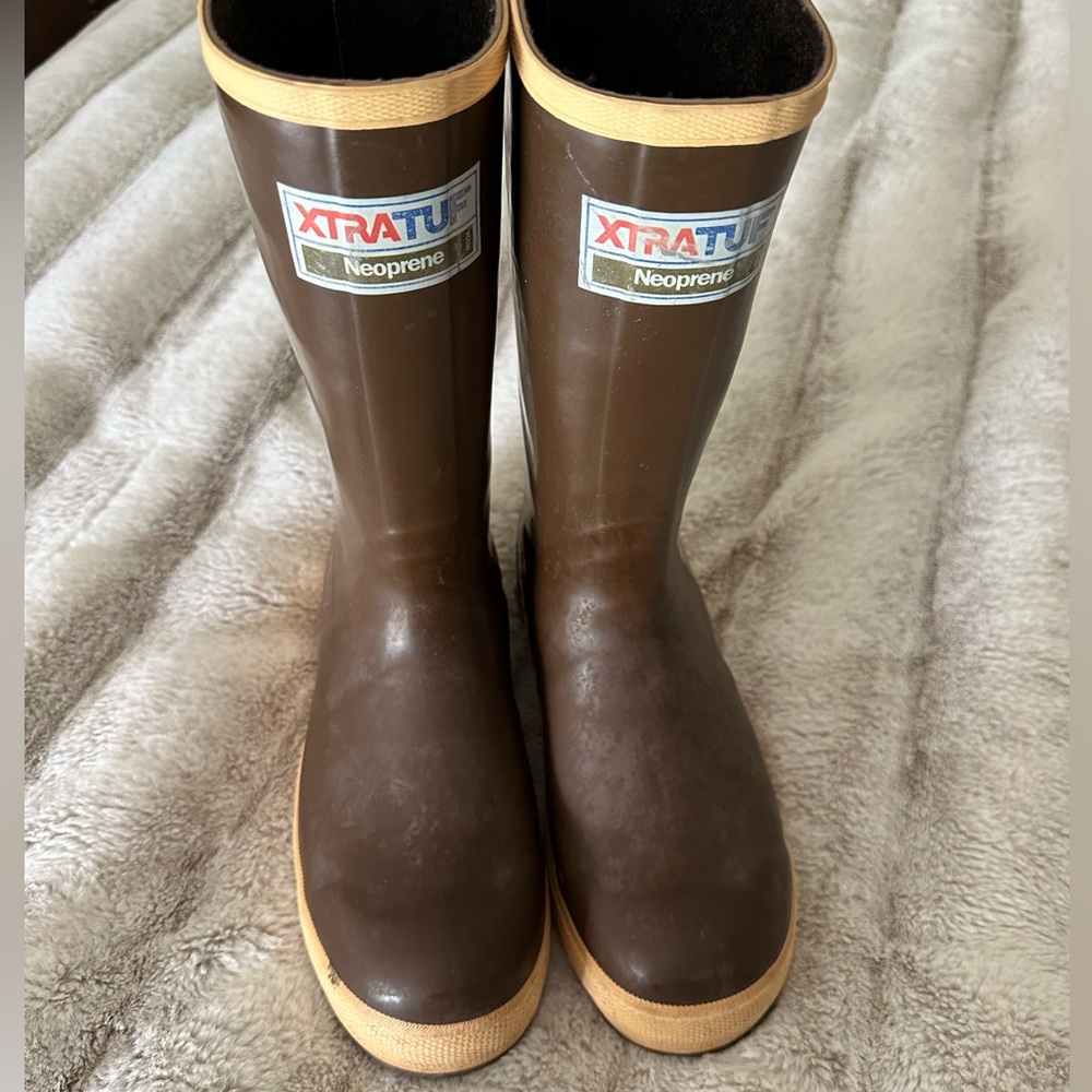 XTRATUF women’s size 9 neoprene high boot